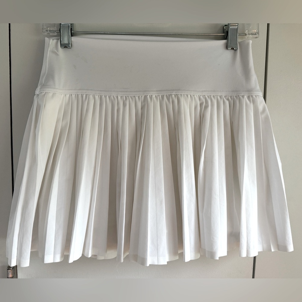 OFFLINE By Aerie All Aces Pleated High Waisted Tennis Skort, White, M, MSRP $55 - Picture 4 of 13